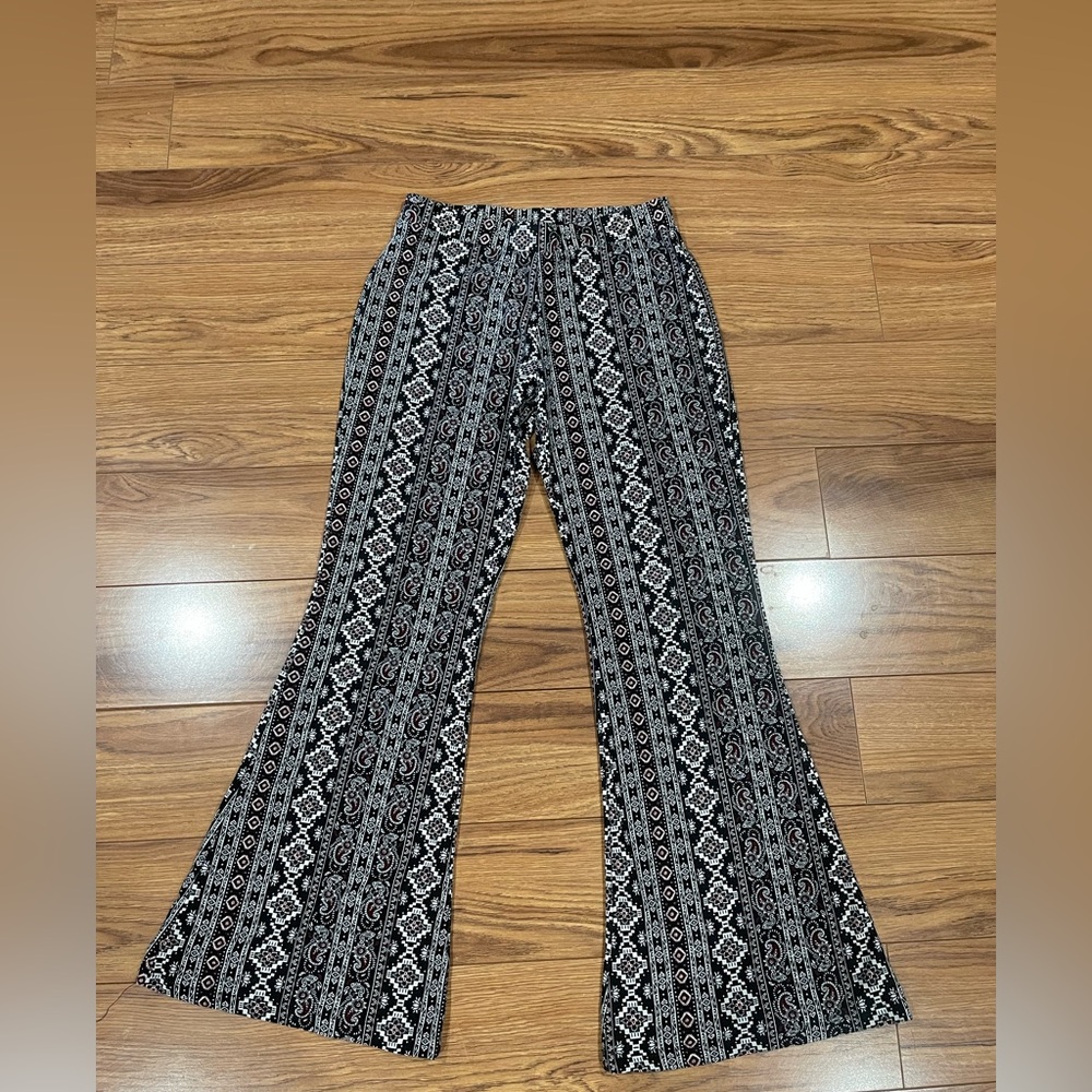 Flared Pattern Leggings